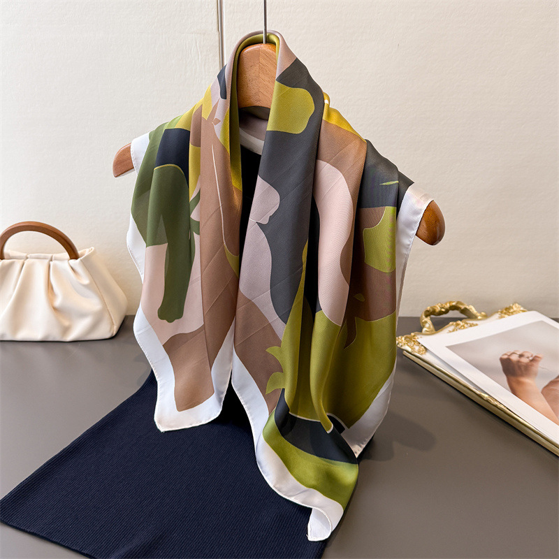 Silk Scarf Square - Nuova Sciarpa Quadrata da Donna 2026