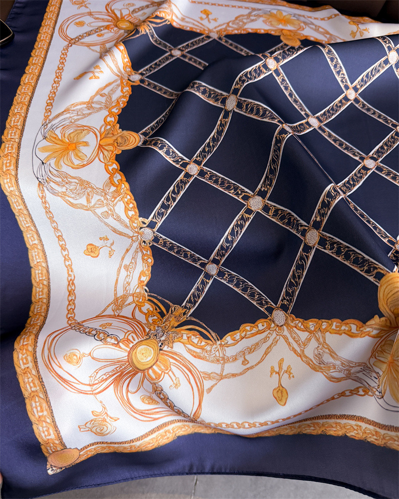 Foulard Quadrato in Seta Blu C - Silk Scarf Square recensione e prezzo