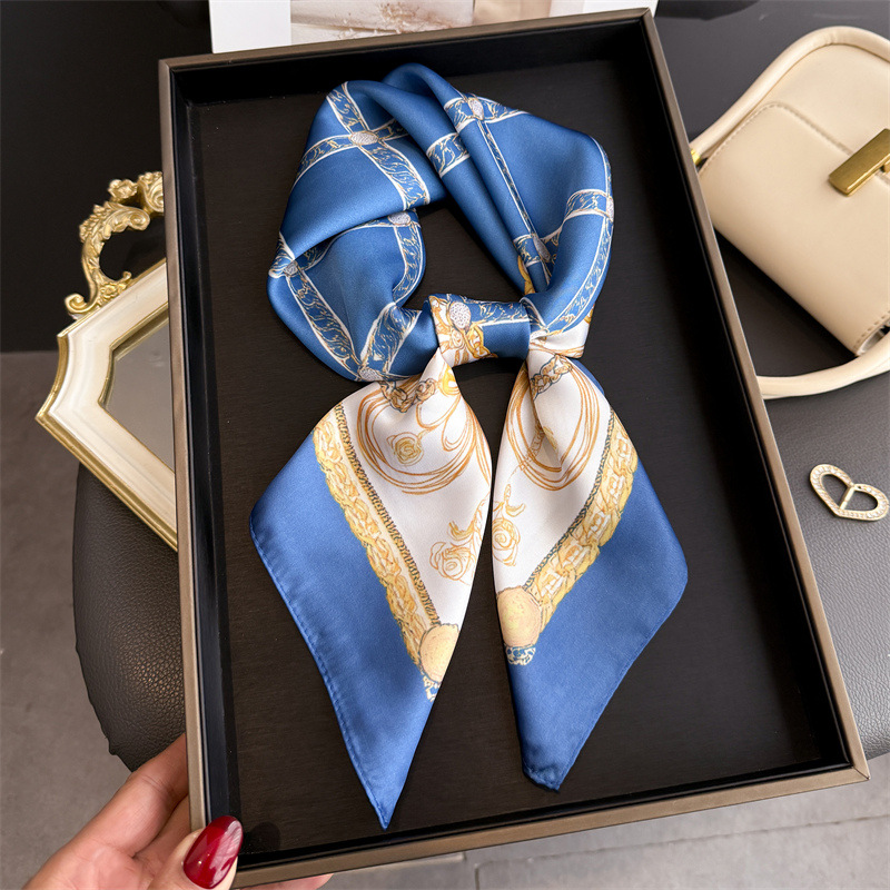 Foulard Quadrato in Seta Blu C - Silk Scarf Square recensione e prezzo