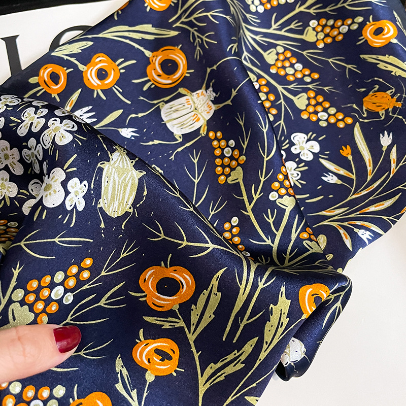 Sciarpa Quadrata in Raso di Se - Silk Scarf Square recensione e prezzo