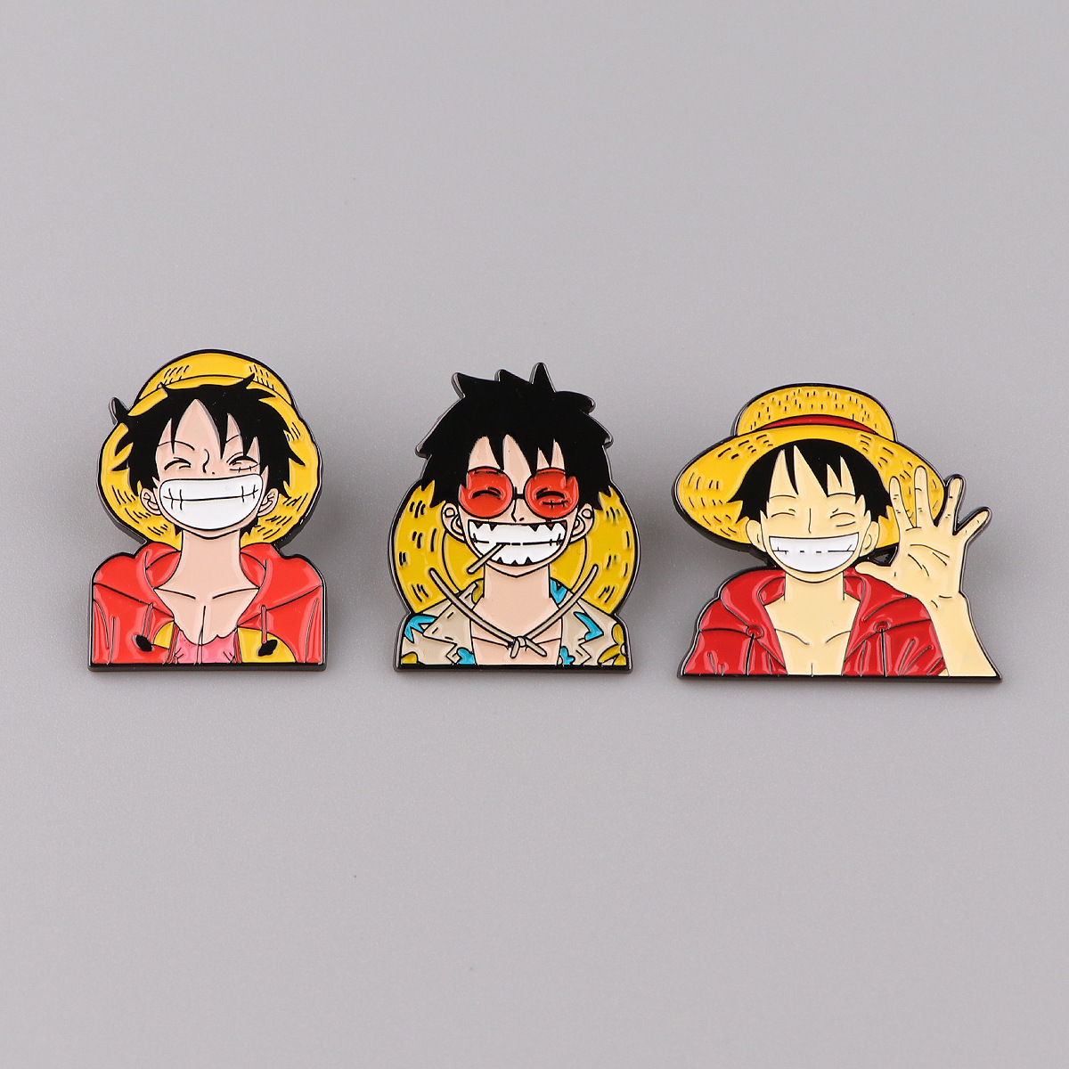 Spilla in Smalto Anime Avventu - Women'S Accessories Clothing recensione e prezzo