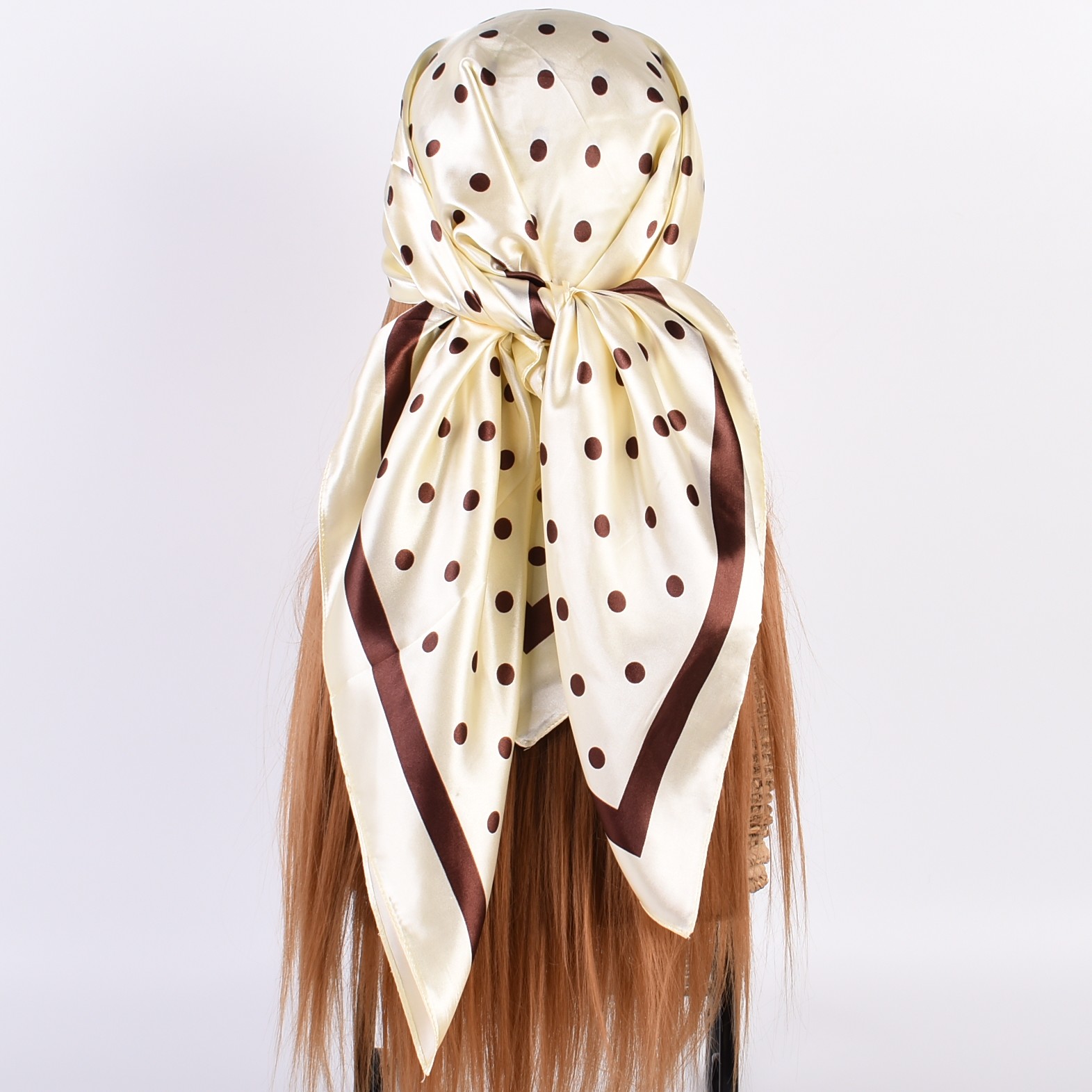 Sciarpa quadrata grande da 90  - Silk Scarf Square recensione e prezzo